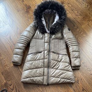 Women's Quilted Hooded Jacket with Faux Fur Trim